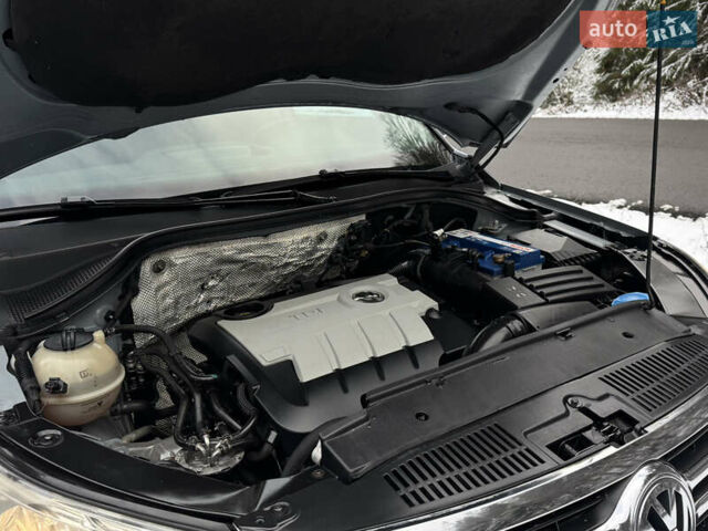 Серый Фольксваген Тигуан, объемом двигателя 2 л и пробегом 265 тыс. км за 11500 $, фото 61 на Automoto.ua