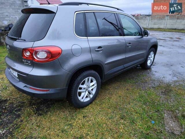 Сірий Фольксваген Тігуан, об'ємом двигуна 2 л та пробігом 115 тис. км за 11200 $, фото 19 на Automoto.ua