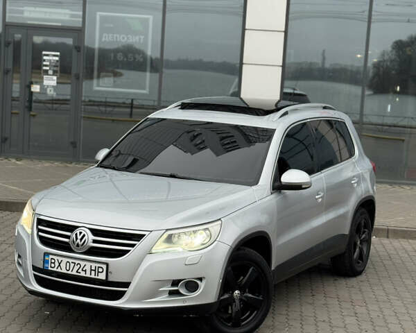Серый Фольксваген Тигуан, объемом двигателя 2 л и пробегом 225 тыс. км за 11500 $, фото 11 на Automoto.ua