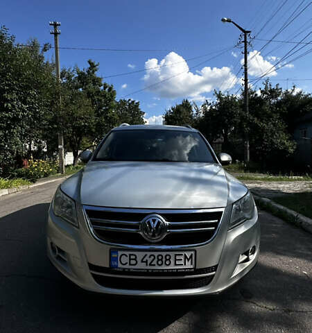 Сірий Фольксваген Тігуан, об'ємом двигуна 2 л та пробігом 290 тис. км за 9900 $, фото 10 на Automoto.ua