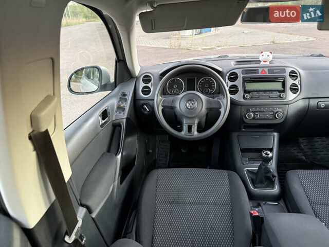 Серый Фольксваген Тигуан, объемом двигателя 1.97 л и пробегом 160 тыс. км за 13950 $, фото 56 на Automoto.ua