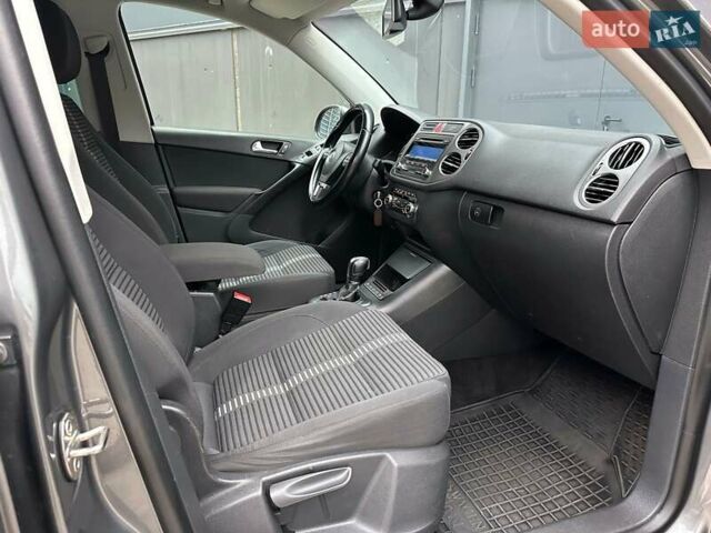 Серый Фольксваген Тигуан, объемом двигателя 2 л и пробегом 285 тыс. км за 10450 $, фото 19 на Automoto.ua