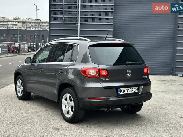 Сірий Фольксваген Тігуан, об'ємом двигуна 1.97 л та пробігом 285 тис. км за 10800 $, фото 21 на Automoto.ua