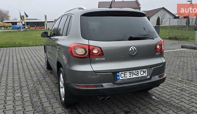 Сірий Фольксваген Тігуан, об'ємом двигуна 2 л та пробігом 191 тис. км за 9200 $, фото 11 на Automoto.ua