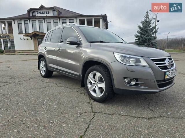 Серый Фольксваген Тигуан, объемом двигателя 2 л и пробегом 186 тыс. км за 14500 $, фото 2 на Automoto.ua