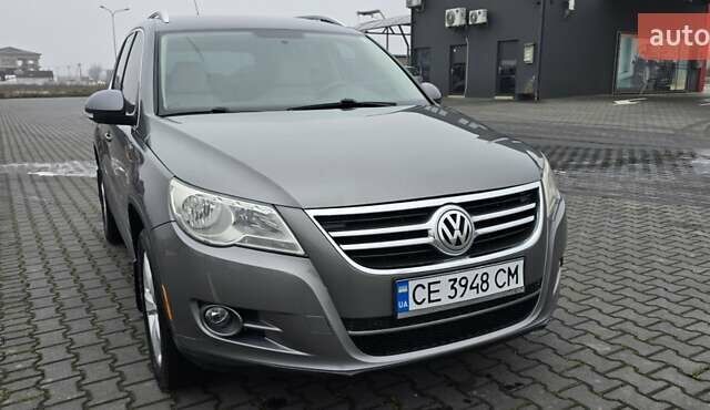 Серый Фольксваген Тигуан, объемом двигателя 2 л и пробегом 191 тыс. км за 9200 $, фото 7 на Automoto.ua