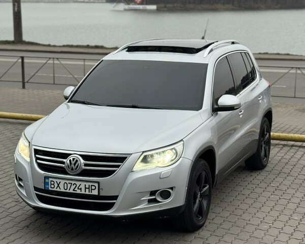 Серый Фольксваген Тигуан, объемом двигателя 2 л и пробегом 225 тыс. км за 11500 $, фото 44 на Automoto.ua