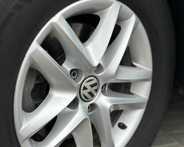 Серый Фольксваген Тигуан, объемом двигателя 1.98 л и пробегом 251 тыс. км за 9200 $, фото 20 на Automoto.ua