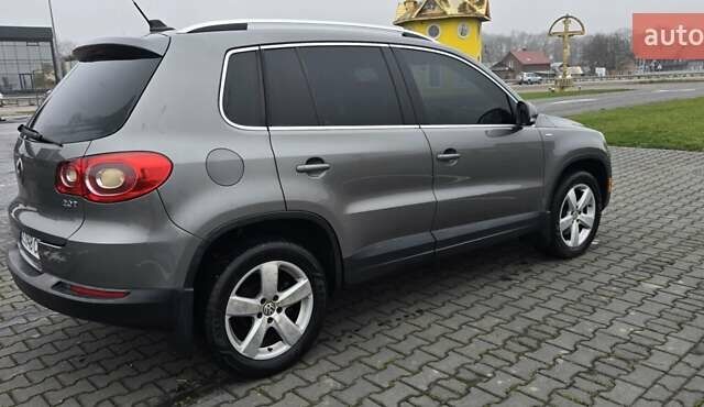 Сірий Фольксваген Тігуан, об'ємом двигуна 2 л та пробігом 191 тис. км за 9200 $, фото 10 на Automoto.ua