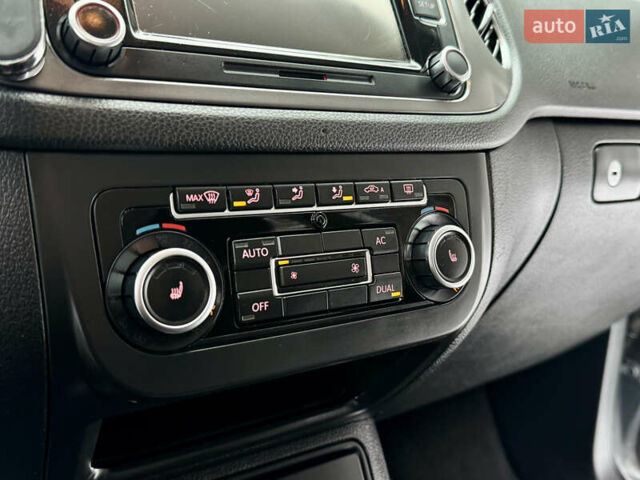 Серый Фольксваген Тигуан, объемом двигателя 2 л и пробегом 265 тыс. км за 11500 $, фото 38 на Automoto.ua