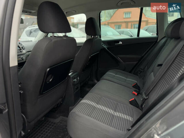 Серый Фольксваген Тигуан, объемом двигателя 2 л и пробегом 285 тыс. км за 10999 $, фото 27 на Automoto.ua