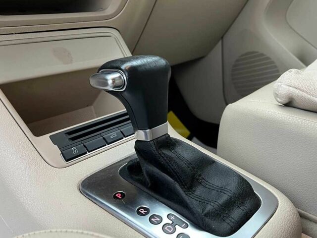 Серый Фольксваген Тигуан, объемом двигателя 2 л и пробегом 244 тыс. км за 11000 $, фото 15 на Automoto.ua