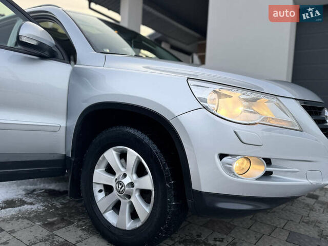 Серый Фольксваген Тигуан, объемом двигателя 2 л и пробегом 158 тыс. км за 9550 $, фото 45 на Automoto.ua