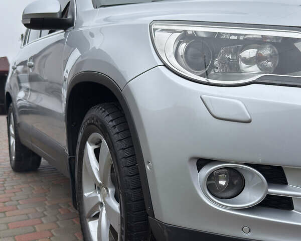 Сірий Фольксваген Тігуан, об'ємом двигуна 1.97 л та пробігом 250 тис. км за 11900 $, фото 3 на Automoto.ua