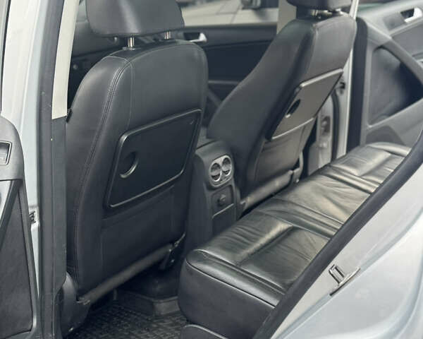 Серый Фольксваген Тигуан, объемом двигателя 2 л и пробегом 225 тыс. км за 11500 $, фото 57 на Automoto.ua