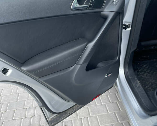 Серый Фольксваген Тигуан, объемом двигателя 2 л и пробегом 224 тыс. км за 11200 $, фото 12 на Automoto.ua