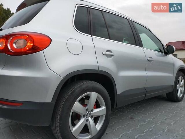 Сірий Фольксваген Тігуан, об'ємом двигуна 1.97 л та пробігом 280 тис. км за 12500 $, фото 5 на Automoto.ua