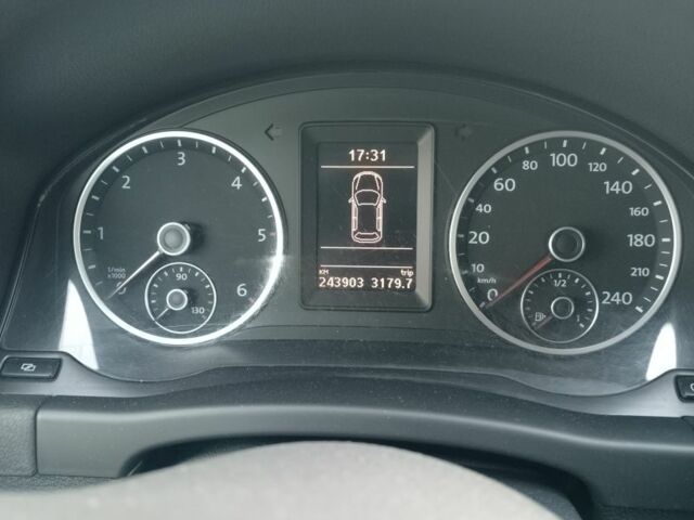 Серый Фольксваген Тигуан, объемом двигателя 2 л и пробегом 243 тыс. км за 9999 $, фото 7 на Automoto.ua