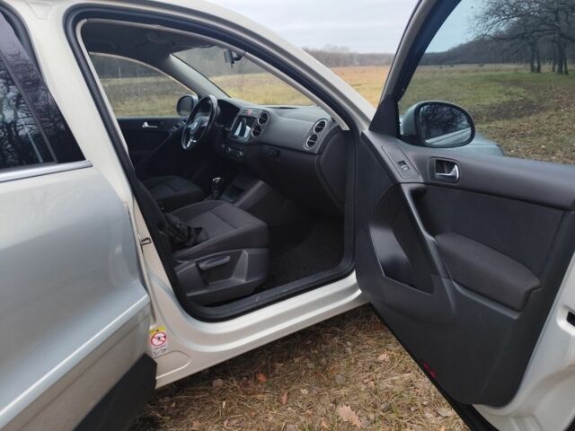 Серый Фольксваген Тигуан, объемом двигателя 2 л и пробегом 194 тыс. км за 10800 $, фото 8 на Automoto.ua