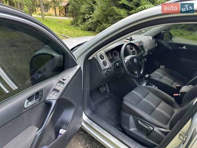 Сірий Фольксваген Тігуан, об'ємом двигуна 2 л та пробігом 268 тис. км за 11600 $, фото 30 на Automoto.ua