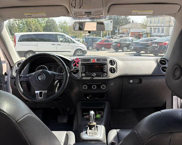 Серый Фольксваген Тигуан, объемом двигателя 1.98 л и пробегом 175 тыс. км за 10000 $, фото 15 на Automoto.ua