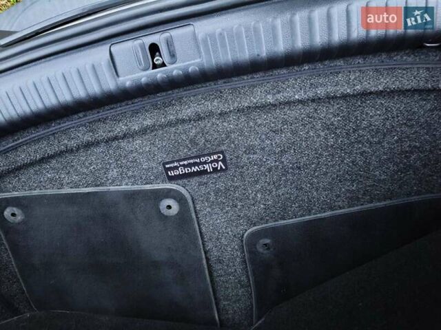 Сірий Фольксваген Тігуан, об'ємом двигуна 2 л та пробігом 115 тис. км за 11200 $, фото 5 на Automoto.ua