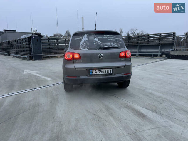 Серый Фольксваген Тигуан, объемом двигателя 1.98 л и пробегом 240 тыс. км за 11500 $, фото 8 на Automoto.ua