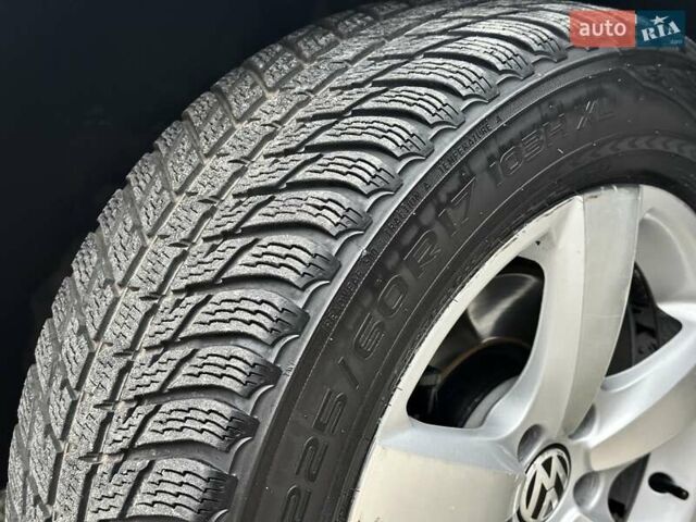 Серый Фольксваген Тигуан, объемом двигателя 2 л и пробегом 285 тыс. км за 10450 $, фото 11 на Automoto.ua