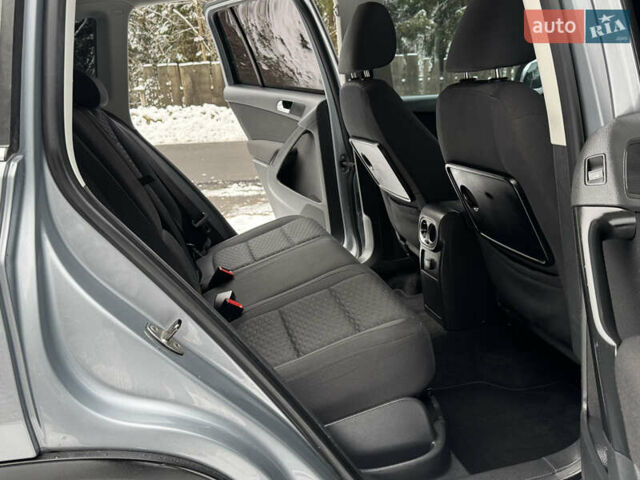 Серый Фольксваген Тигуан, объемом двигателя 2 л и пробегом 265 тыс. км за 11500 $, фото 58 на Automoto.ua