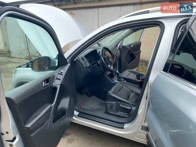 Серый Фольксваген Тигуан, объемом двигателя 1.98 л и пробегом 228 тыс. км за 9000 $, фото 33 на Automoto.ua