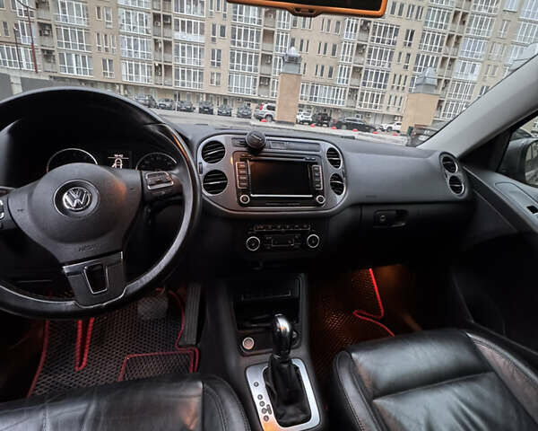 Сірий Фольксваген Тігуан, об'ємом двигуна 1.98 л та пробігом 225 тис. км за 10400 $, фото 8 на Automoto.ua