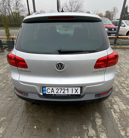 Серый Фольксваген Тигуан, объемом двигателя 1.98 л и пробегом 260 тыс. км за 11500 $, фото 5 на Automoto.ua