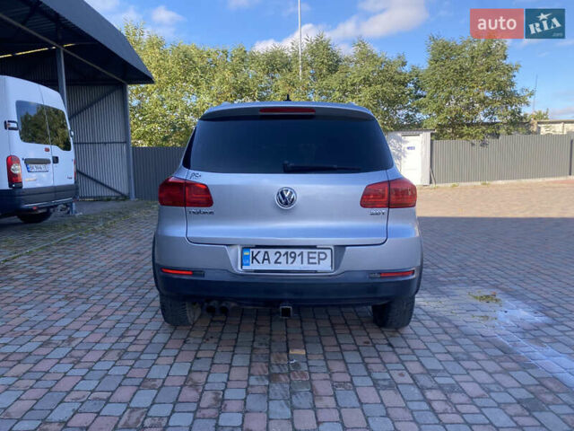 Серый Фольксваген Тигуан, объемом двигателя 1.98 л и пробегом 265 тыс. км за 11900 $, фото 4 на Automoto.ua