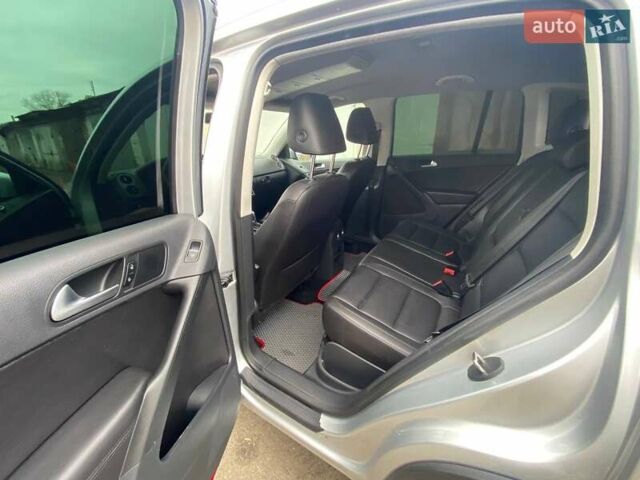 Серый Фольксваген Тигуан, объемом двигателя 1.98 л и пробегом 228 тыс. км за 9000 $, фото 21 на Automoto.ua