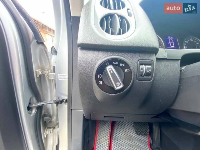 Серый Фольксваген Тигуан, объемом двигателя 1.98 л и пробегом 228 тыс. км за 9000 $, фото 18 на Automoto.ua