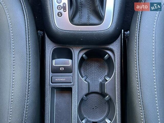 Серый Фольксваген Тигуан, объемом двигателя 2 л и пробегом 180 тыс. км за 11750 $, фото 33 на Automoto.ua