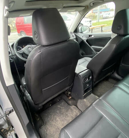 Серый Фольксваген Тигуан, объемом двигателя 1.98 л и пробегом 260 тыс. км за 11500 $, фото 12 на Automoto.ua