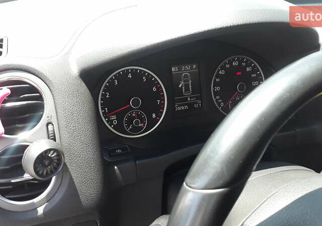 Серый Фольксваген Тигуан, объемом двигателя 1.98 л и пробегом 247 тыс. км за 12500 $, фото 5 на Automoto.ua