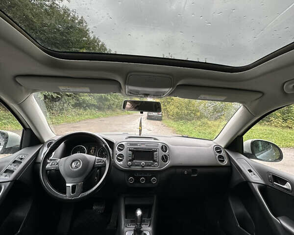 Сірий Фольксваген Тігуан, об'ємом двигуна 2 л та пробігом 272 тис. км за 9499 $, фото 8 на Automoto.ua