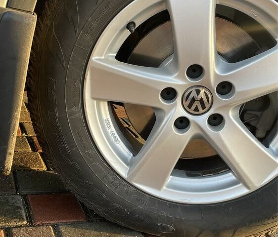 Серый Фольксваген Тигуан, объемом двигателя 2 л и пробегом 183 тыс. км за 10700 $, фото 21 на Automoto.ua