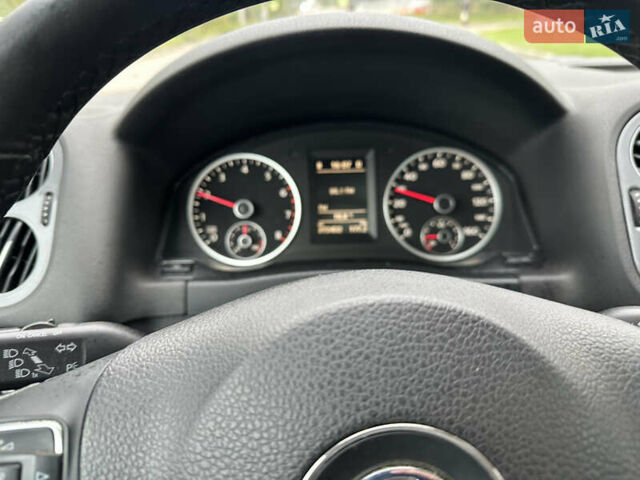 Сірий Фольксваген Тігуан, об'ємом двигуна 2 л та пробігом 272 тис. км за 9499 $, фото 15 на Automoto.ua