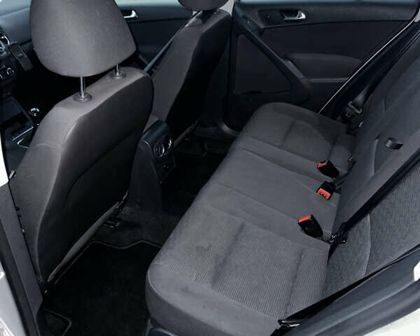 Серый Фольксваген Тигуан, объемом двигателя 1.97 л и пробегом 208 тыс. км за 16500 $, фото 10 на Automoto.ua