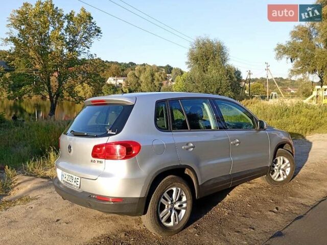 Серый Фольксваген Тигуан, объемом двигателя 1.98 л и пробегом 242 тыс. км за 9300 $, фото 4 на Automoto.ua