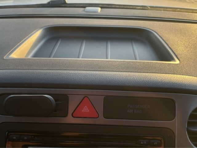 Серый Фольксваген Тигуан, объемом двигателя 2 л и пробегом 183 тыс. км за 10700 $, фото 17 на Automoto.ua