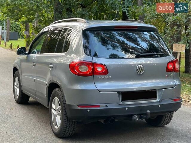 Серый Фольксваген Тигуан, объемом двигателя 2 л и пробегом 180 тыс. км за 11750 $, фото 6 на Automoto.ua