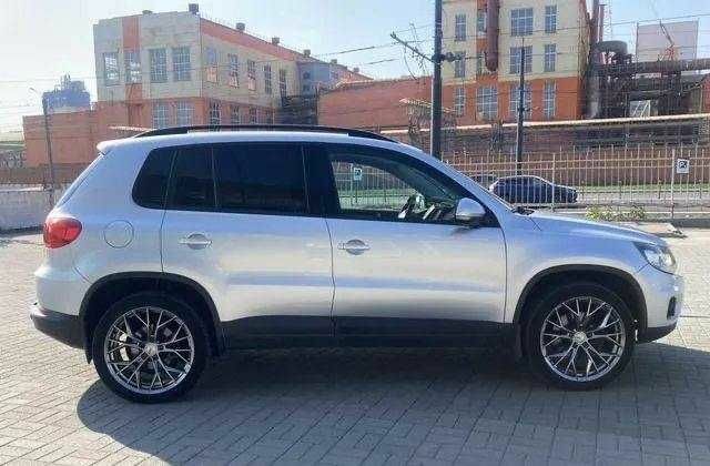 Серый Фольксваген Тигуан, объемом двигателя 0 л и пробегом 89 тыс. км за 9700 $, фото 3 на Automoto.ua