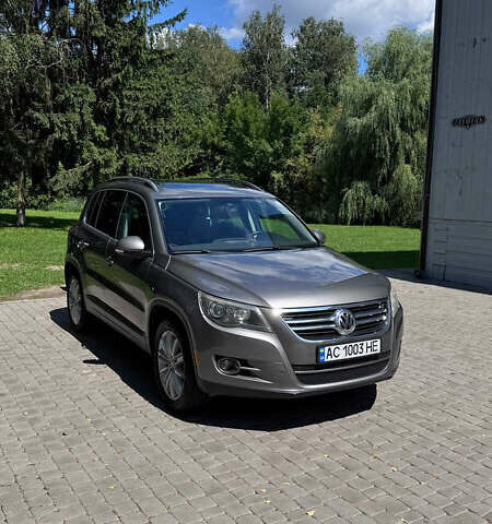Сірий Фольксваген Тігуан, об'ємом двигуна 1.98 л та пробігом 261 тис. км за 9800 $, фото 6 на Automoto.ua