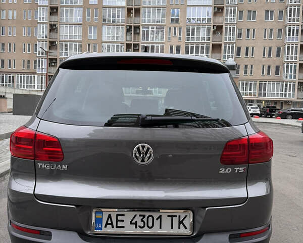 Сірий Фольксваген Тігуан, об'ємом двигуна 1.98 л та пробігом 225 тис. км за 10400 $, фото 4 на Automoto.ua