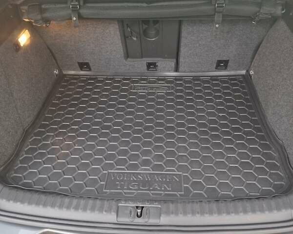 Серый Фольксваген Тигуан, объемом двигателя 1.39 л и пробегом 117 тыс. км за 22849 $, фото 23 на Automoto.ua