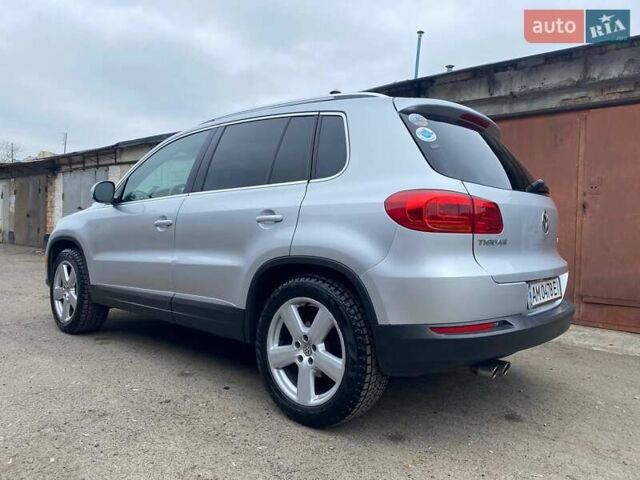 Серый Фольксваген Тигуан, объемом двигателя 1.98 л и пробегом 228 тыс. км за 9000 $, фото 4 на Automoto.ua